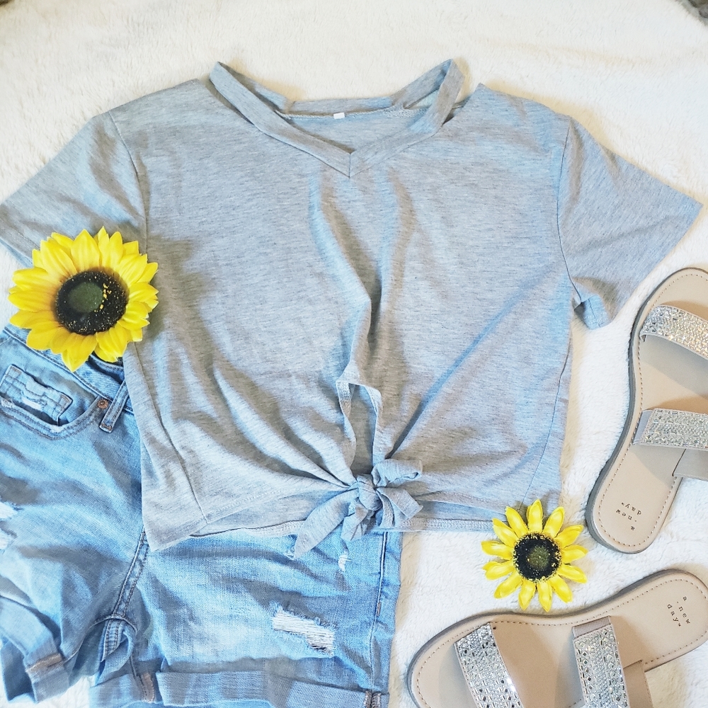 Tie front cold shoulder crop top size small
